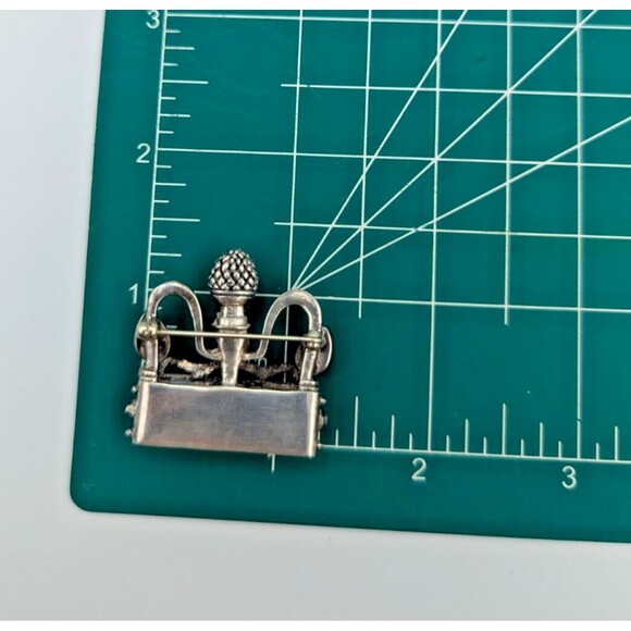 Vintage CMA 925 Sterling Silver Garnet Cabochon Crown Design Brooch Pin - Picture 5 of 7